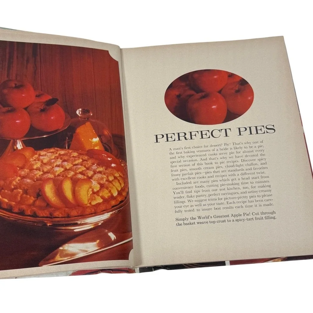 Vintage Set Better Homes & Gardens Pies & Cakes/Cookies & Candies Cookbooks 1968